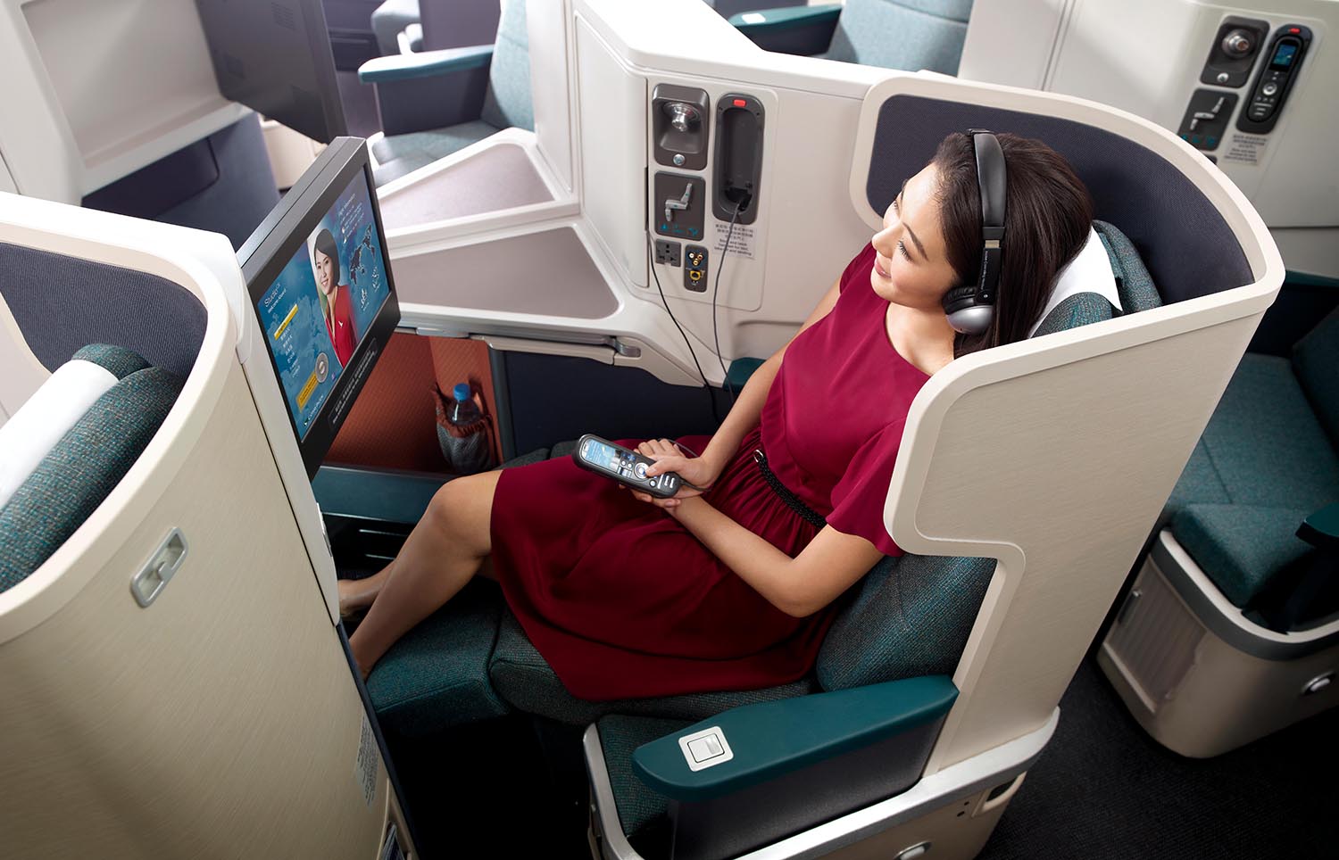 Cathay Pacific introduces new A350 on its UK routes