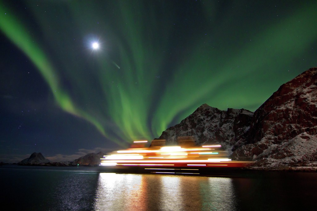 See the Northern Lights in Norway with Hurtigruten