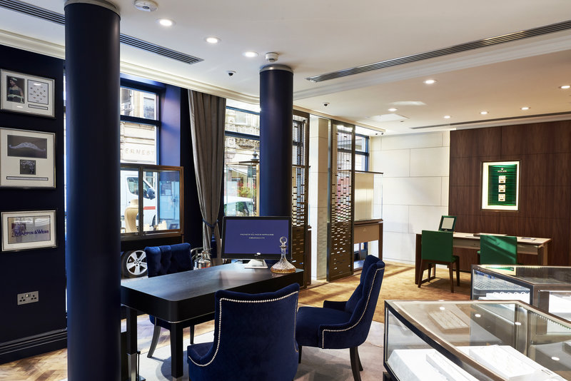The new Manchester boutique includes an extended luxurious Rolex area and the introduction of new Cartier ‘Espace’ watches, to complement existing jewellery brands including Fope, Messika, Mikimoto and Roberto Coin, as well as Mappin & Webb’s own jewellery.