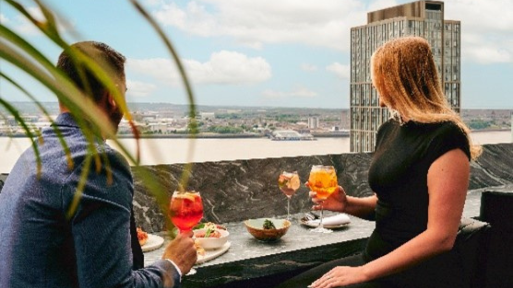 Heavenly skybar opens